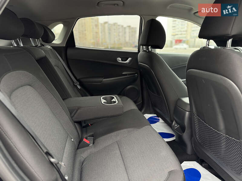 Внедорожник / Кроссовер Hyundai Kona 2022 в Киеве