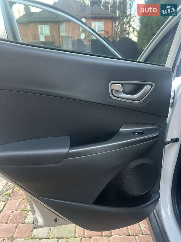 Внедорожник / Кроссовер Hyundai Kona 2020 в Хмельницком