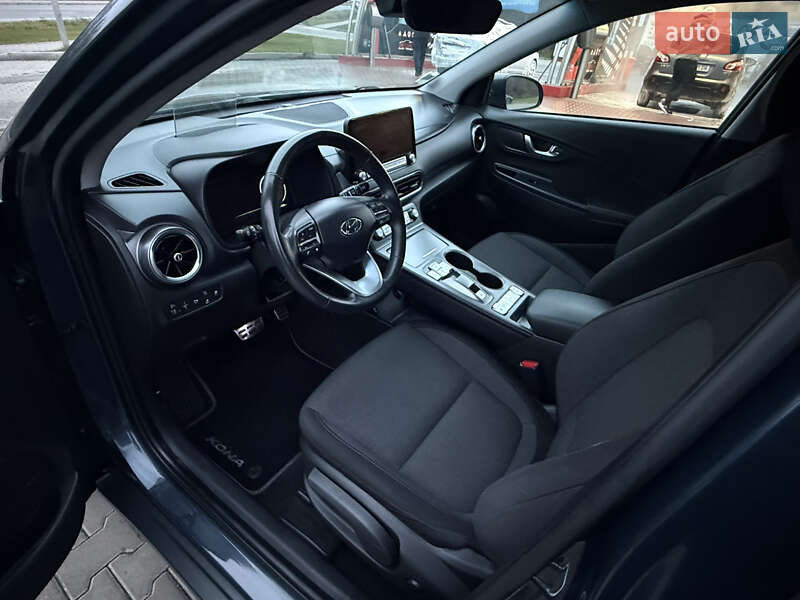 Внедорожник / Кроссовер Hyundai Kona 2023 в Тернополе