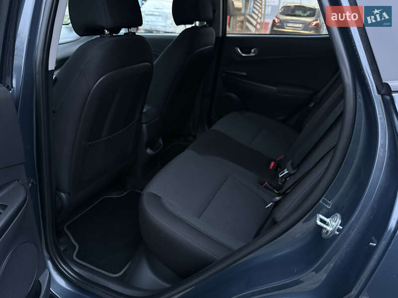 Внедорожник / Кроссовер Hyundai Kona 2023 в Тернополе