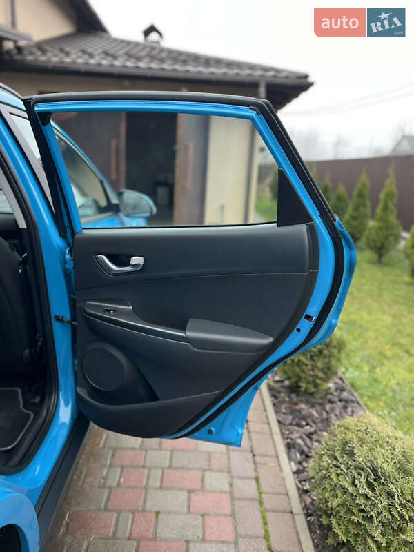 Внедорожник / Кроссовер Hyundai Kona 2022 в Хмельницком