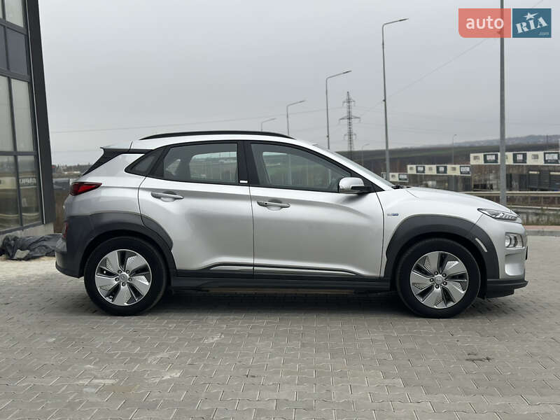 Позашляховик / Кросовер Hyundai Kona 2020 в Тернополі