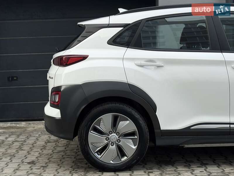 Внедорожник / Кроссовер Hyundai Kona 2020 в Тернополе