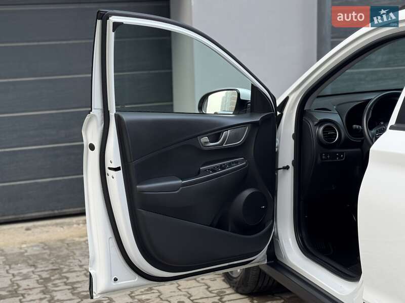 Внедорожник / Кроссовер Hyundai Kona 2020 в Тернополе