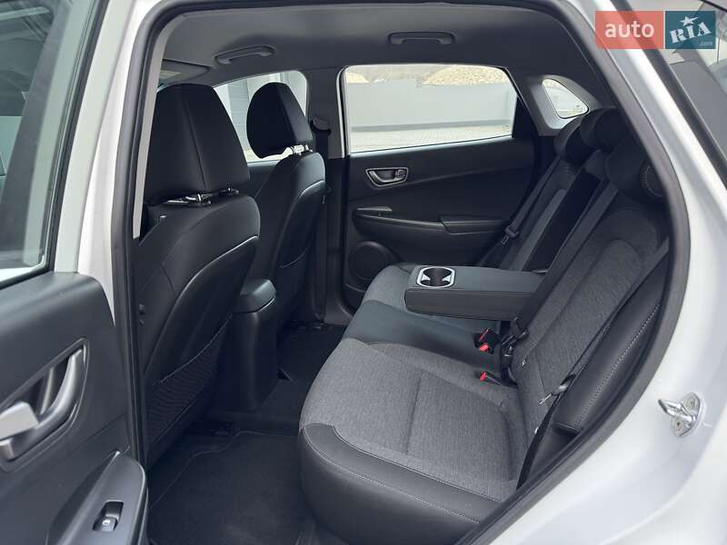 Внедорожник / Кроссовер Hyundai Kona 2020 в Тернополе