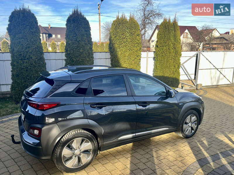 Внедорожник / Кроссовер Hyundai Kona 2019 в Ивано-Франковске