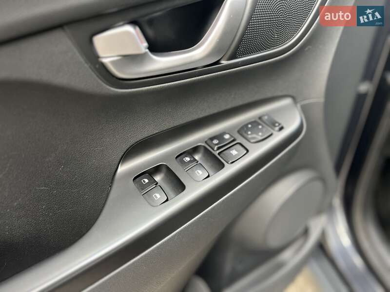 Внедорожник / Кроссовер Hyundai Kona 2022 в Львове