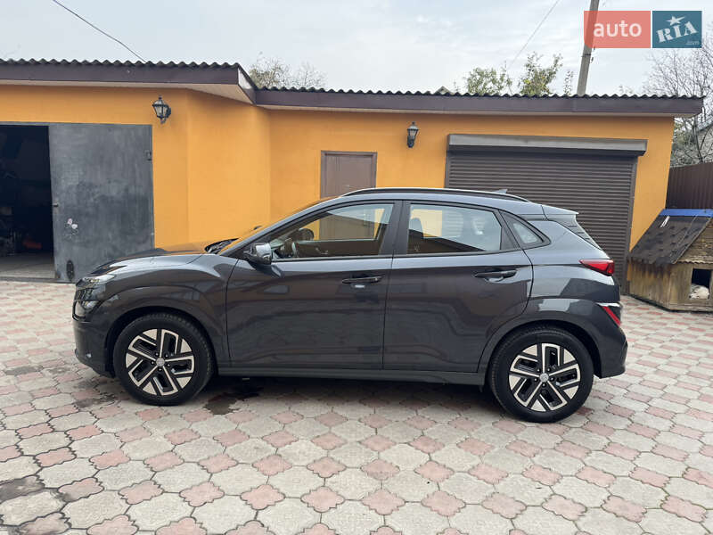 Внедорожник / Кроссовер Hyundai Kona 2022 в Ровно