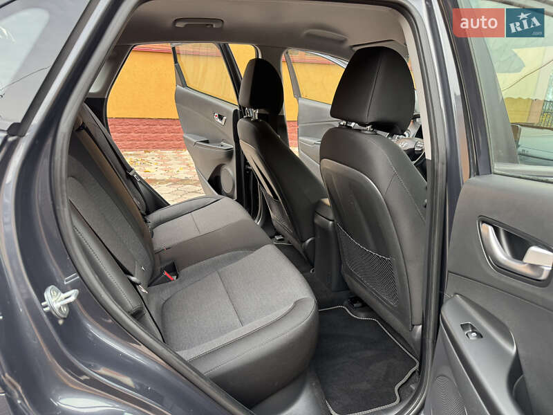 Внедорожник / Кроссовер Hyundai Kona 2022 в Ровно