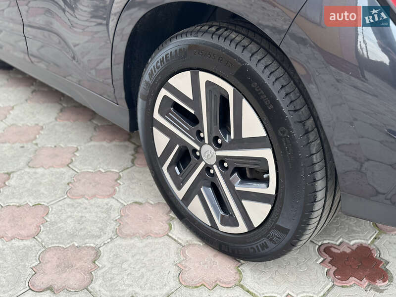 Внедорожник / Кроссовер Hyundai Kona 2022 в Ровно