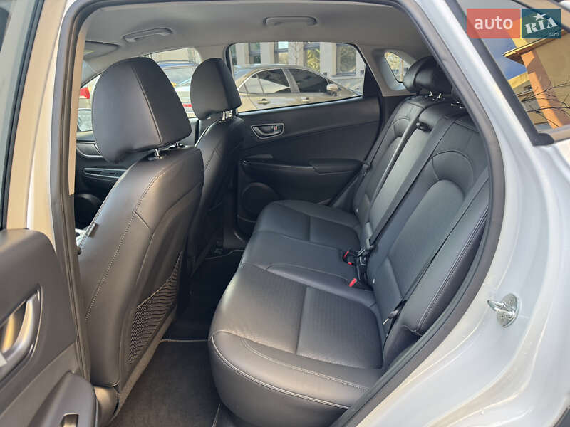 Внедорожник / Кроссовер Hyundai Kona 2018 в Ровно