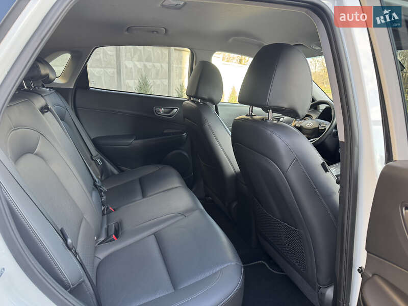 Внедорожник / Кроссовер Hyundai Kona 2018 в Ровно