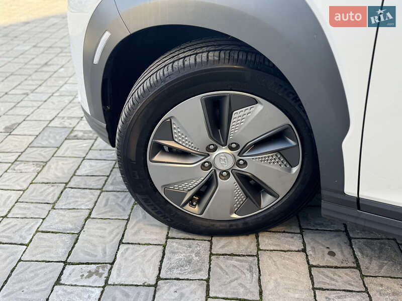 Внедорожник / Кроссовер Hyundai Kona 2018 в Ровно