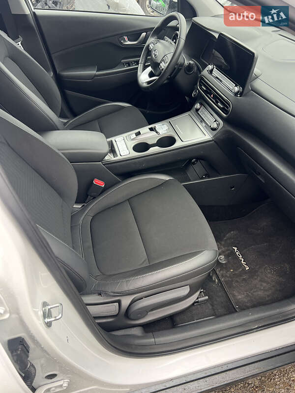 Внедорожник / Кроссовер Hyundai Kona 2022 в Тернополе