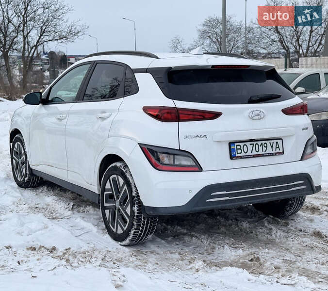 Внедорожник / Кроссовер Hyundai Kona 2022 в Тернополе