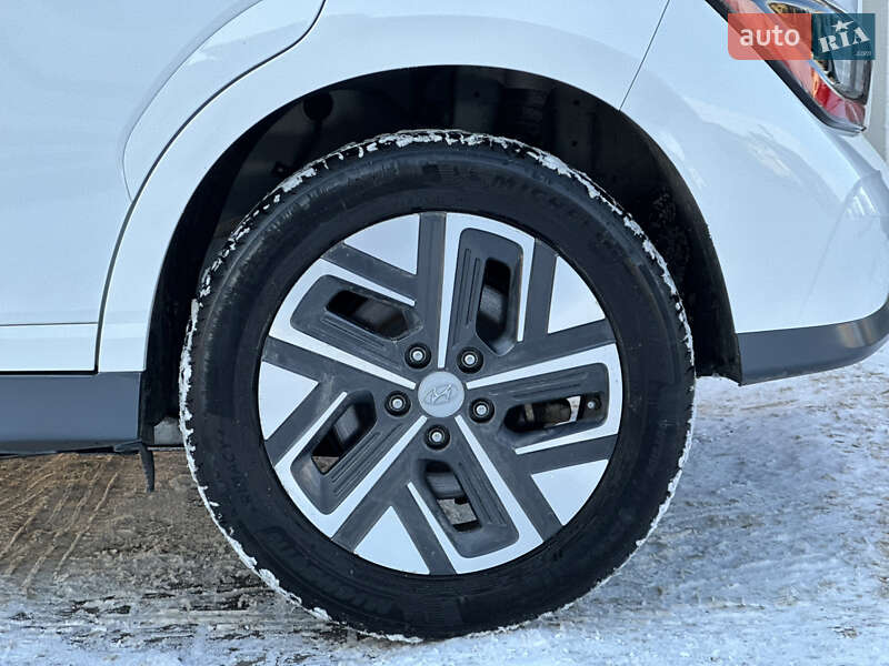 Внедорожник / Кроссовер Hyundai Kona 2021 в Тернополе