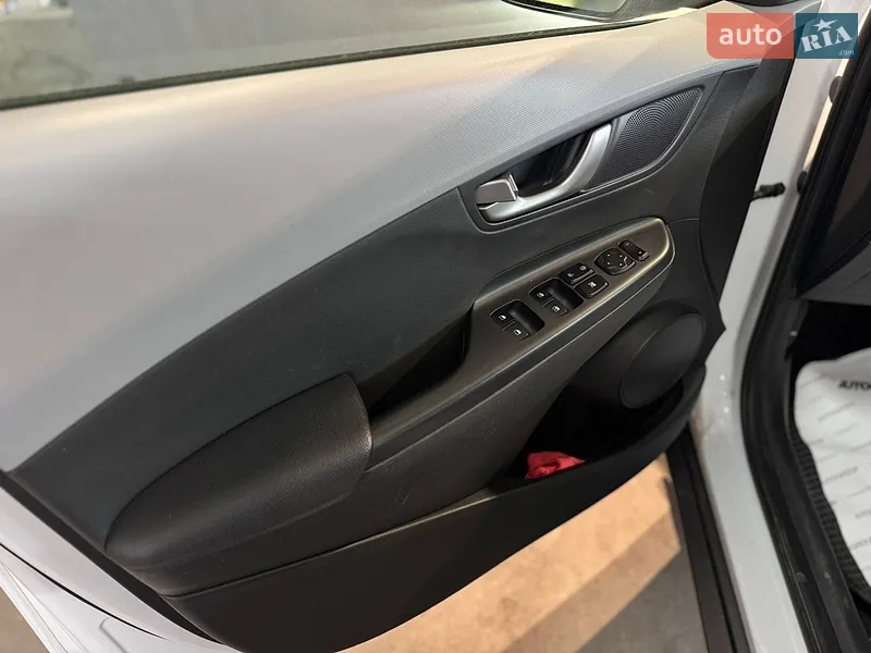 Hyundai Kona 2018 VIN KM8K3CA56JU090370 фото оголошення 9 з 69