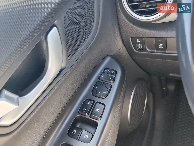 Hyundai Kona 2019 VIN LBE3SBXCXKW000345 фото оголошення 14 з 49
