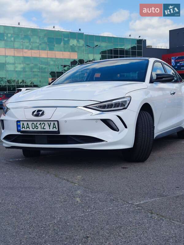 Седан Hyundai Lafesta EV 2020 в Киеве