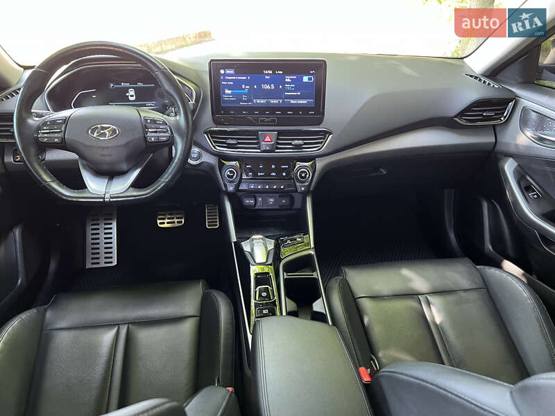 Седан Hyundai Lafesta EV 2020 в Киеве