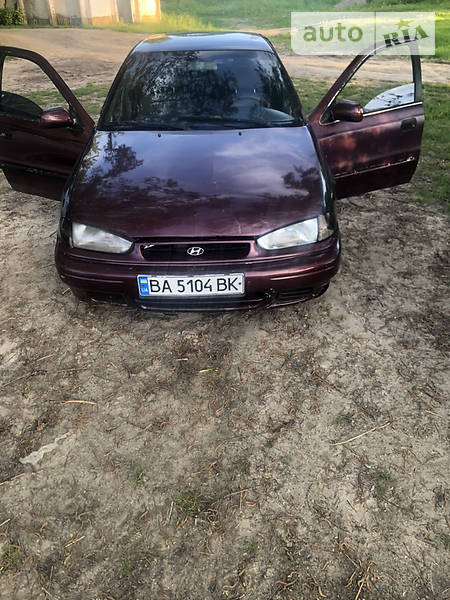 Седан Hyundai Lantra 1994 в Козелеці