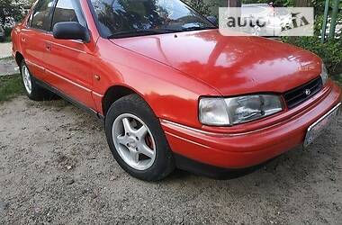 Седан Hyundai Lantra 1992 в Тернополе