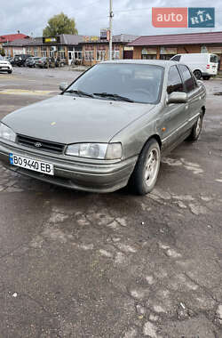 Седан Hyundai Lantra 1992 в Олевську