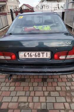 Седан Hyundai Lantra 1995 в Чорткове