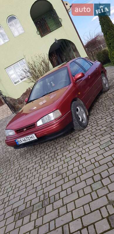 Седан Hyundai Lantra 1993 в Черновцах