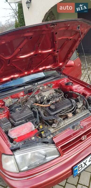 Седан Hyundai Lantra 1993 в Черновцах
