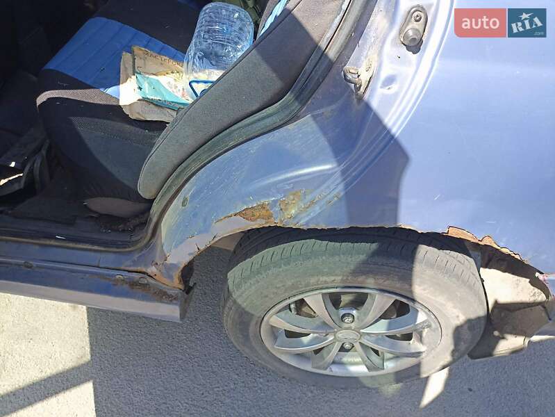 Седан Hyundai Lantra 1994 в Шостці