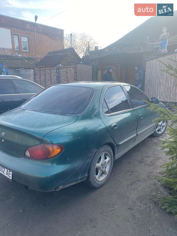 Седан Hyundai Lantra 1999 в Запорожье