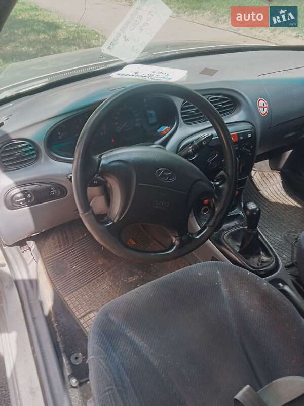 Седан Hyundai Lantra 2000 в Киеве