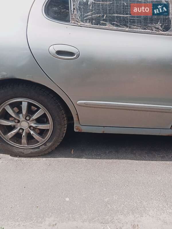 Седан Hyundai Lantra 2000 в Киеве