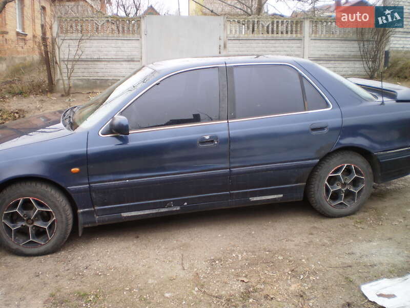 Седан Hyundai Lantra 1994 в Бердичеве