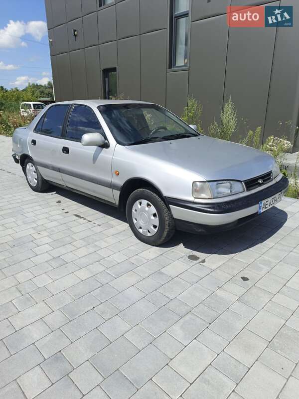 Седан Hyundai Lantra 1993 в Хмельницькому