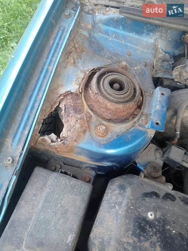 Седан Hyundai Lantra 1992 в Луцке