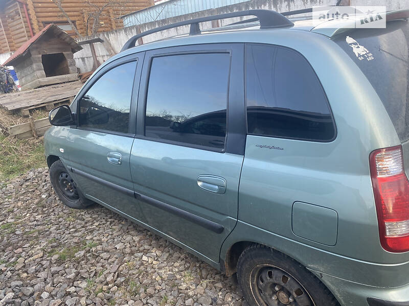 Минивэн Hyundai Matrix 2007 в Славском