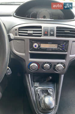 Минивэн Hyundai Matrix 2001 в 