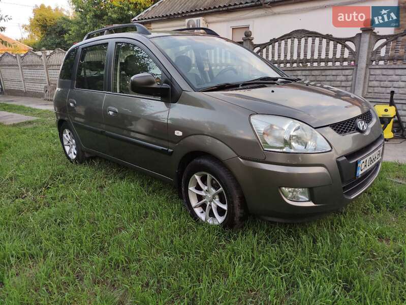 Минивэн Hyundai Matrix 2009 в Смеле