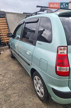 Минивэн Hyundai Matrix 2006 в 