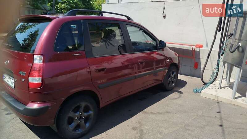Минивэн Hyundai Matrix 2008 в 