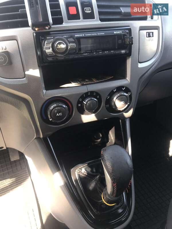 Минивэн Hyundai Matrix 2007 в Буске