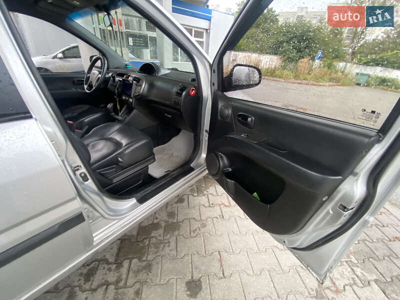 Мінівен Hyundai Matrix 2002 в Житомирі