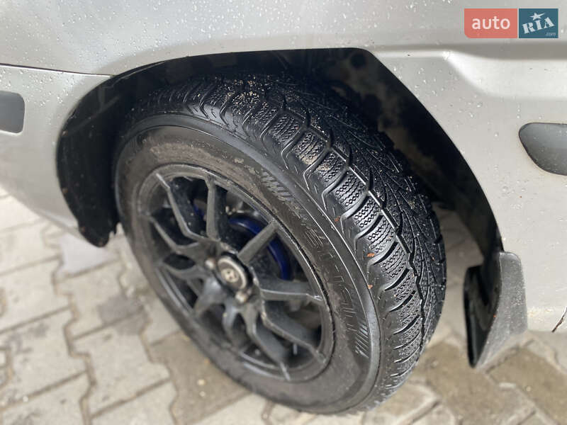Мінівен Hyundai Matrix 2002 в Житомирі