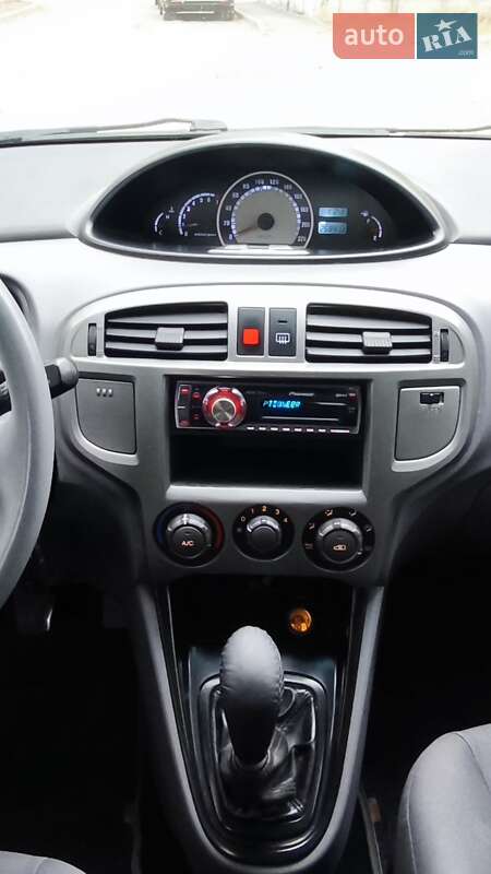 Мінівен Hyundai Matrix 2007 в Дніпрі