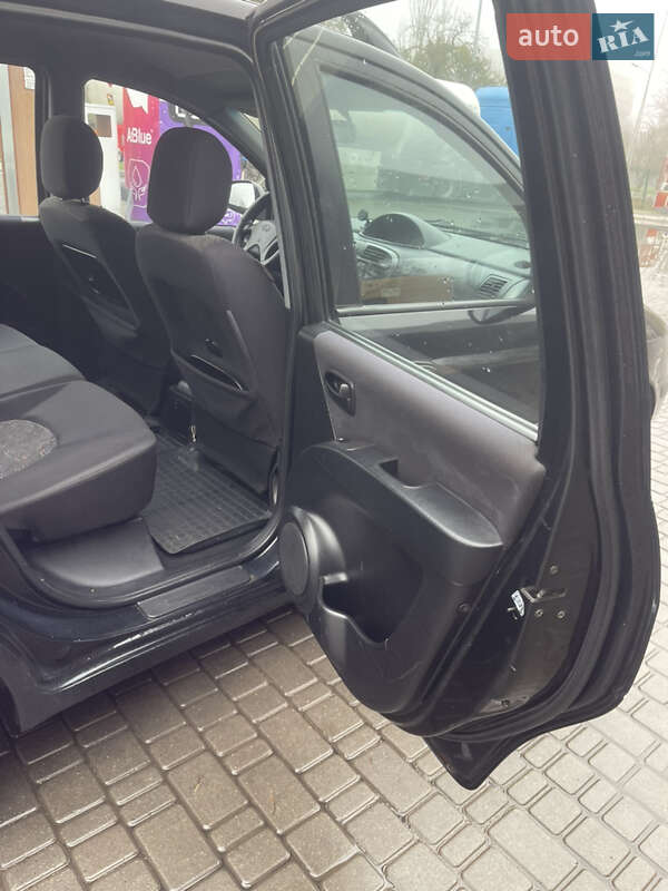 Мінівен Hyundai Matrix 2002 в Одесі