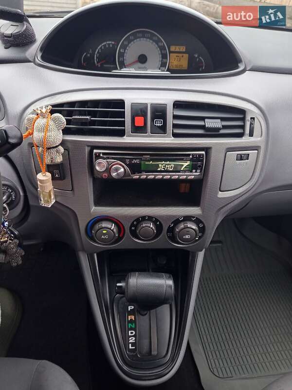 Минивэн Hyundai Matrix 2008 в Макарове