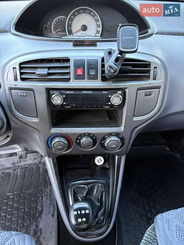 Минивэн Hyundai Matrix 2006 в Николаеве