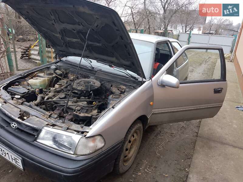 Хэтчбек Hyundai Pony 1992 в Ровно